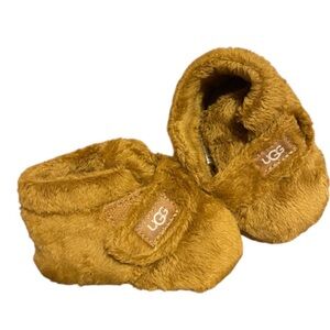 UGG Tan Plush Newborn Booties NWOT Unisex